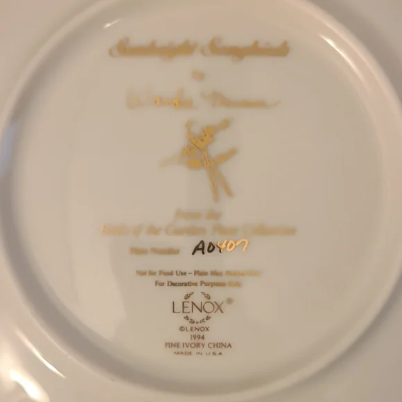 Lenox Fine Ivory China Plate with Gold Accents - Picture 8 of 12